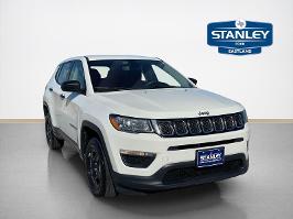 2019 Jeep Compass with White Clearcoat Exterior