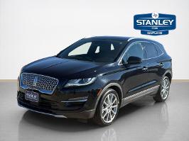 2019 Lincoln MKC with Infinite Black Metallic Exterior