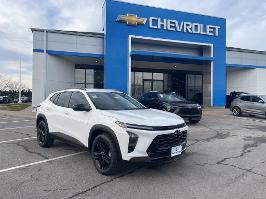 2026 Chevrolet Trax with Summit White Exterior