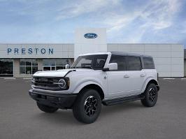 2025 Ford Bronco with Oxford White Exterior