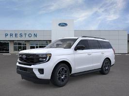 2025 Ford Expedition with Star White Metallic Tri-Coat Exterior