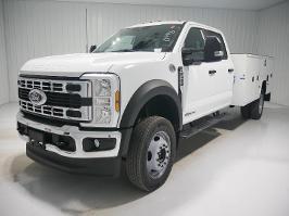 2026 Ford Super Duty F-450 DRW with Z1 Oxford White Exterior