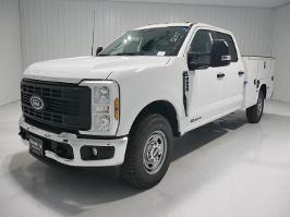 2025 Ford Super Duty F-250 SRW with Z1 OXFORD WHITE Exterior
