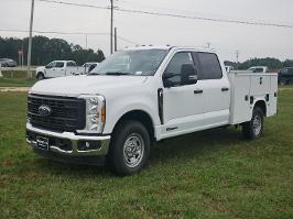 2025 Ford Super Duty F-250 SRW with Z1 OXFORD WHITE Exterior