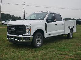2025 Ford Super Duty F-250 SRW with Z1 OXFORD WHITE Exterior