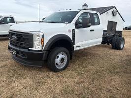 2026 Ford Super Duty F-450 DRW with Z1 Oxford White Exterior