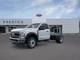 2025 Ford Super Duty F-550 DRW with Z1 Oxford White Exterior