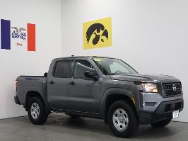 2022 Nissan Frontier with Gun Metallic Exterior
