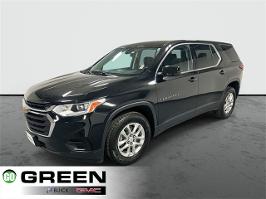 2018 Chevrolet Traverse with Mosaic Black Metallic Exterior