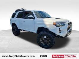 2019 Toyota 4Runner with Super White Exterior
