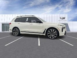 2023 BMW X7 with Alpine White Exterior