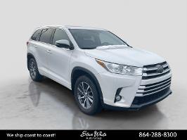 2018 Toyota Highlander with White Exterior