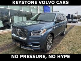 2020 Lincoln Navigator with Blue Diamond Exterior