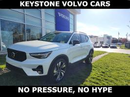 2024 Volvo XC40 with Crystal White Metallic Exterior