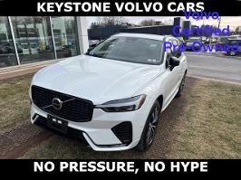 2025 Volvo XC60 with Crystal White Exterior