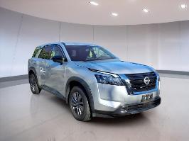 2023 Nissan Pathfinder with Brilliant Silver Exterior