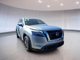 2024 Nissan Pathfinder with Brilliant Silver Exterior