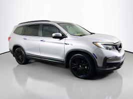 2022 Honda Pilot with Modern Steel Metallic Exterior