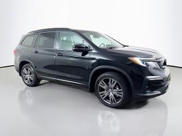 2022 Honda Pilot with Crystal Black Pearl Exterior