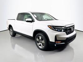 2026 Honda Ridgeline with Platinum White Pearl Exterior