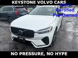 2025 Volvo XC60 with Crystal White Metallic Exterior