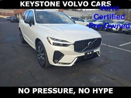 2025 Volvo XC60 with Crystal White Metallic Exterior