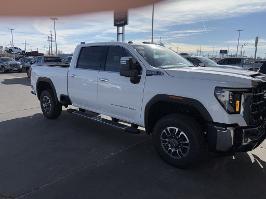 2026 GMC Sierra 2500HD with Summit White Exterior