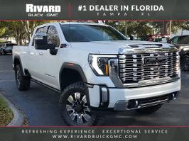 2024 GMC Sierra 2500HD with White Frost Tricoat Exterior