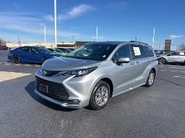 2024 Toyota Sienna with Celestial Silver Metallic Exterior