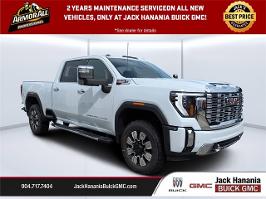 2026 GMC Sierra 2500HD with Glacier White Tricoat Exterior