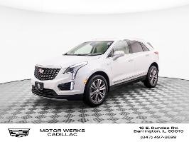 2025 Cadillac XT5 with Crystal White Tricoat Exterior