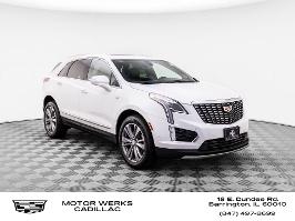 2025 Cadillac XT5 with Crystal White Tricoat Exterior