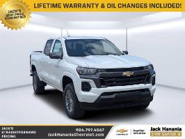 2025 Chevrolet Colorado with Summit White Exterior