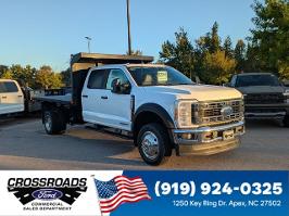 2025 Ford Super Duty F-450 DRW with Oxford White Exterior