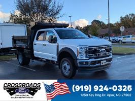 2025 Ford Super Duty F-450 DRW with Oxford White Exterior