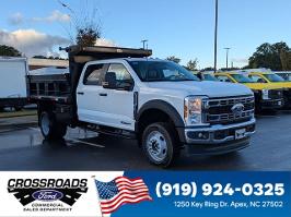 2025 Ford Super Duty F-450 DRW with Oxford White Exterior