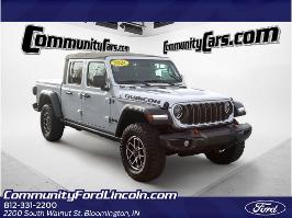 2024 Jeep Gladiator with Silver Zynith Clearcoat Exterior