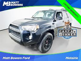 2019 Toyota 4Runner with Midnight Black Metallic Exterior