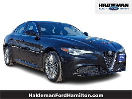 2017 Alfa Romeo Giulia with Vulcano Black Metallic Exterior