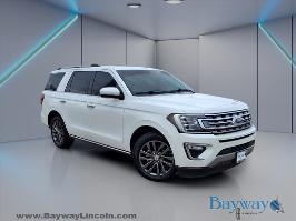 2020 Ford Expedition with Oxford White Exterior