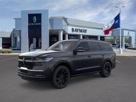 2025 Lincoln Navigator with Infinite Black Metallic Clearcoat Exterior