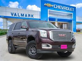 2017 GMC Yukon with Black Cherry Metallic Exterior