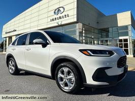 2024 Honda HR-V with Platinum White Pearl Exterior