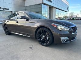 2016 INFINITI Q70L with Chestnut Exterior