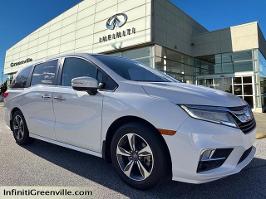 2019 Honda Odyssey with White Diamond Pearl Exterior