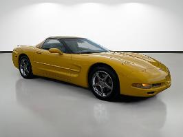 2003 Chevrolet Corvette with Millennium Yellow Exterior