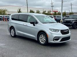 2024 Chrysler Pacifica with Silver Mist Clearcoat Exterior