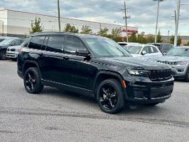 2023 Jeep Grand Cherokee L with Diamond Black Crystal Pearlcoat Exterior