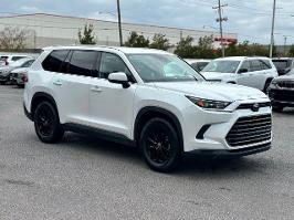 2024 Toyota Grand Highlander with Wind Chill Pearl Exterior