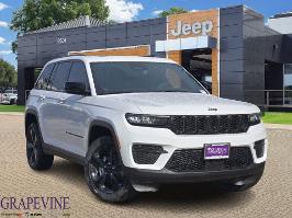 2024 Jeep Grand Cherokee with Bright White Clearcoat Exterior